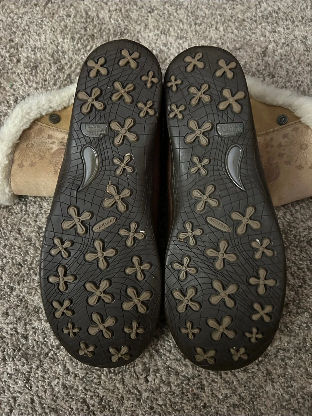 The North Face Abby III shearling snow boots in tan suede, Size 10